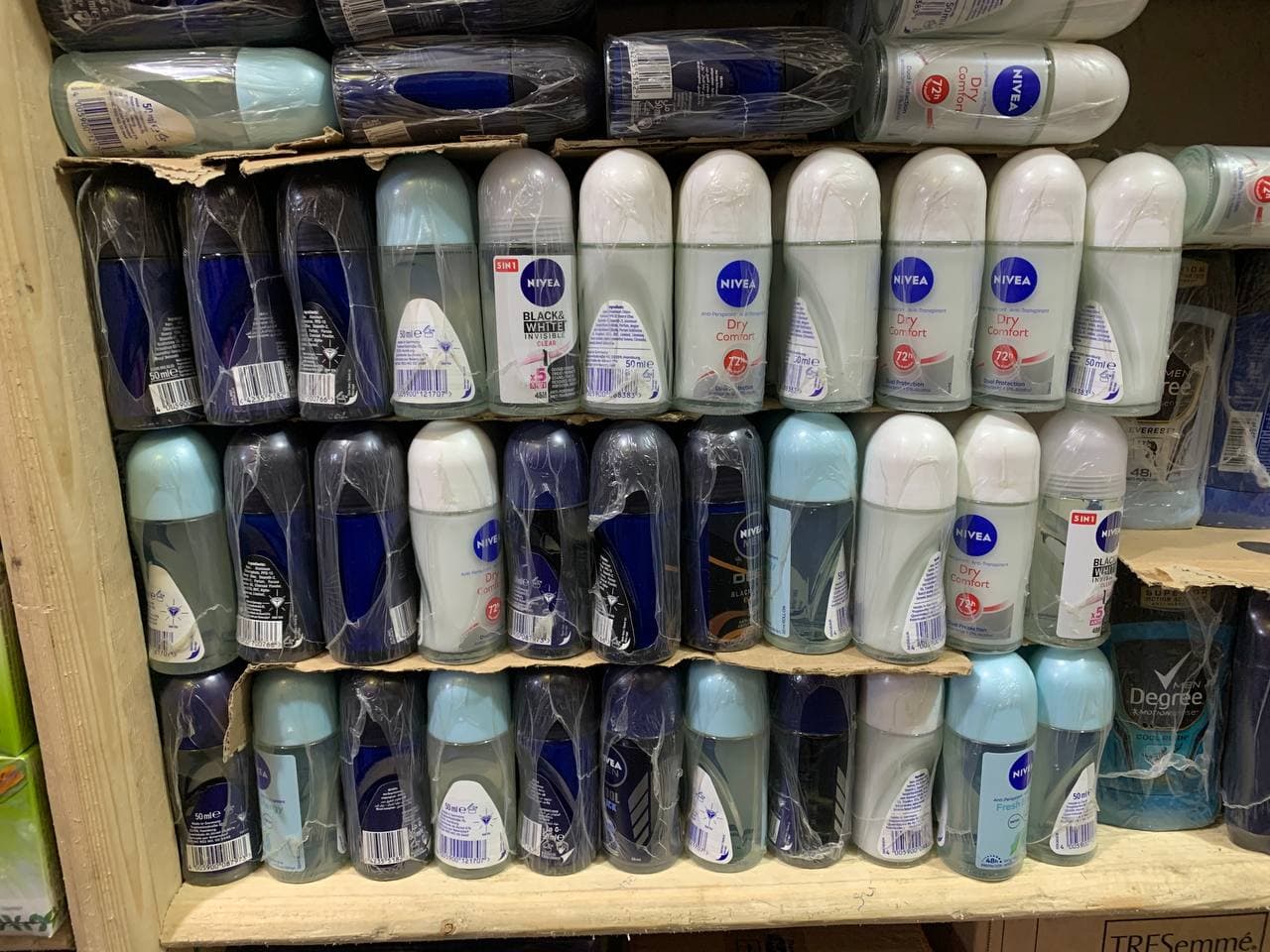 Nivea Roll image